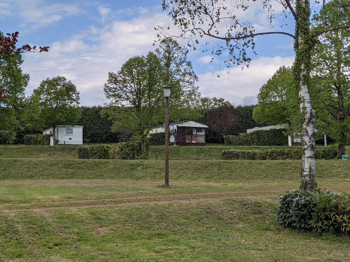 Camping De Ladignac Le Long Bel Air Kültér fotó