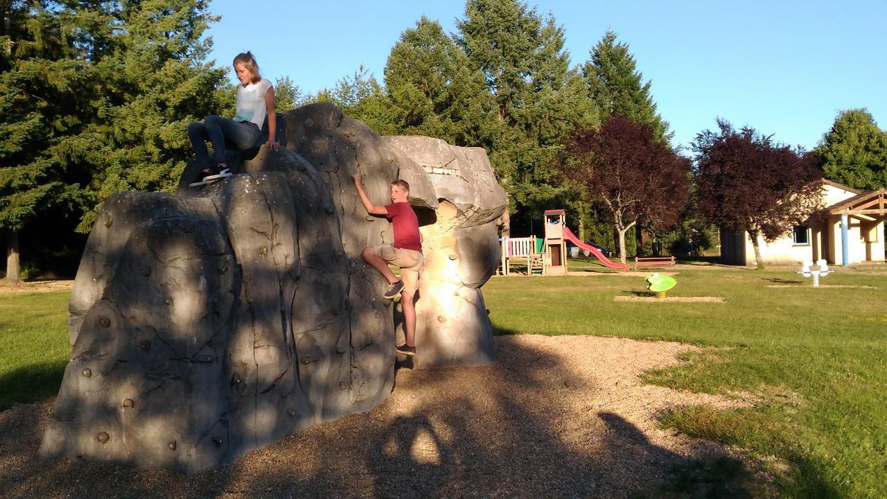 Camping De Ladignac Le Long Bel Air Kültér fotó