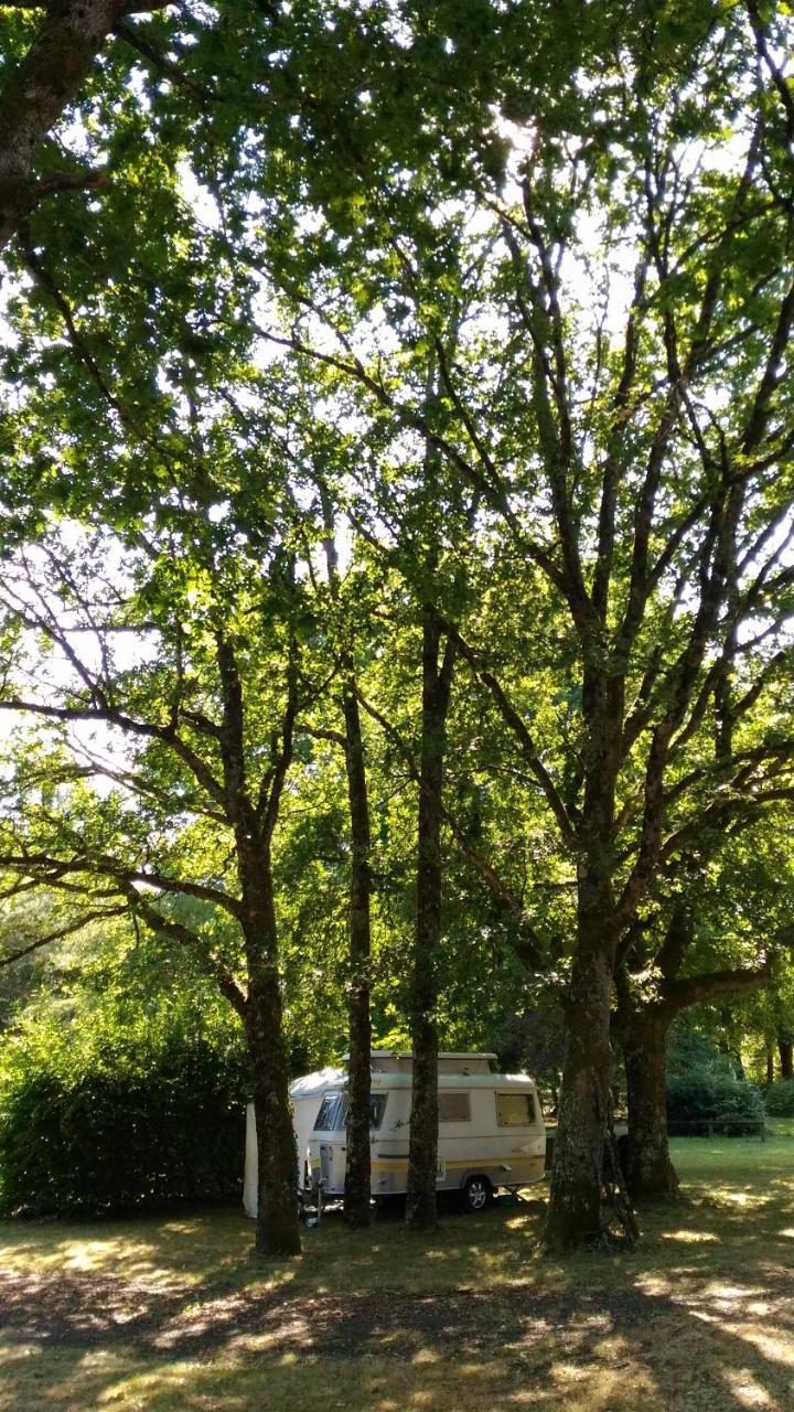 Camping De Ladignac Le Long Bel Air Kültér fotó