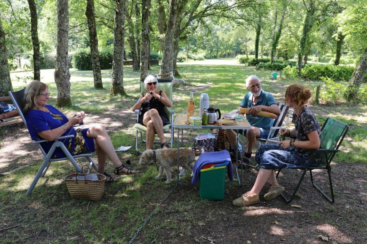 Camping De Ladignac Le Long Bel Air Kültér fotó