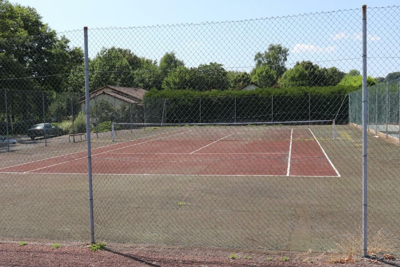 Camping De Ladignac Le Long Bel Air Kültér fotó